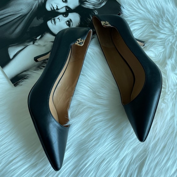 Tory Burch Shoes - Tory Burch Elizabeth Leather Pump
